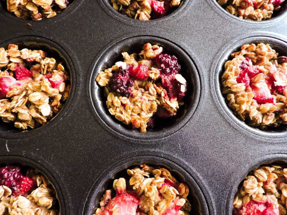 Baked Banana Berry Oatmeal