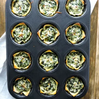 Cheesy Spinach Dip Wonton Cups