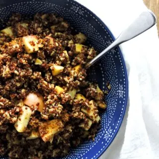 Apple Pie Quinoa Breakfast Bowl