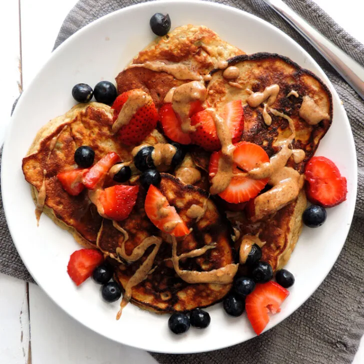Banana Berry Protein Pancakes