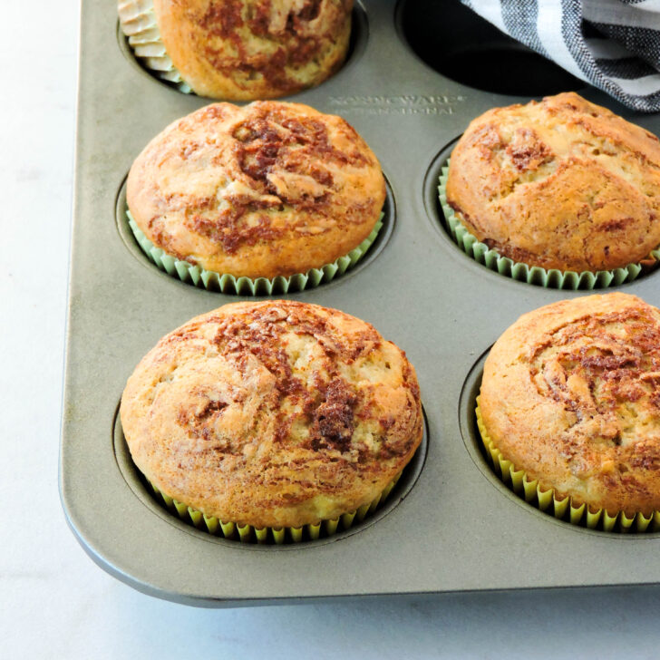 Cinnamon Roll Banana Muffins