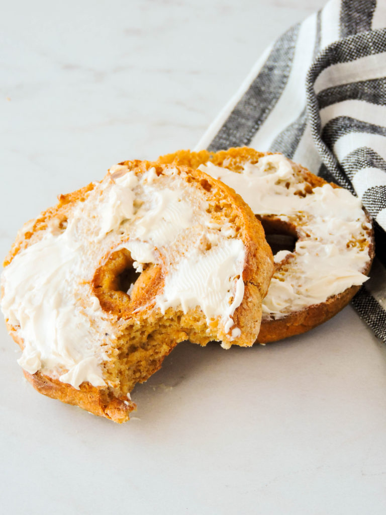 Healthy Easy Pumpkin Spice Bagels