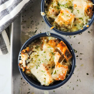 Slow Cooker Healthy French Onion Soup