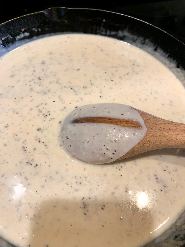 Easy Creamy Homemade Sausage Gravy