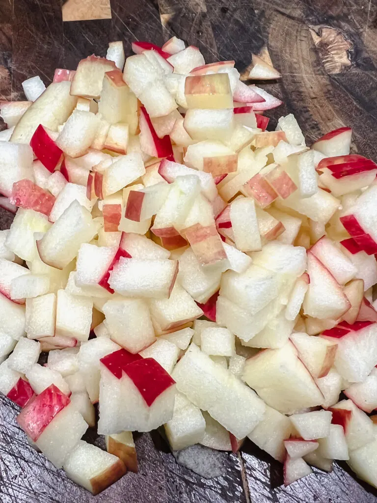 Easy Homemade Apple Cinnamon Bread